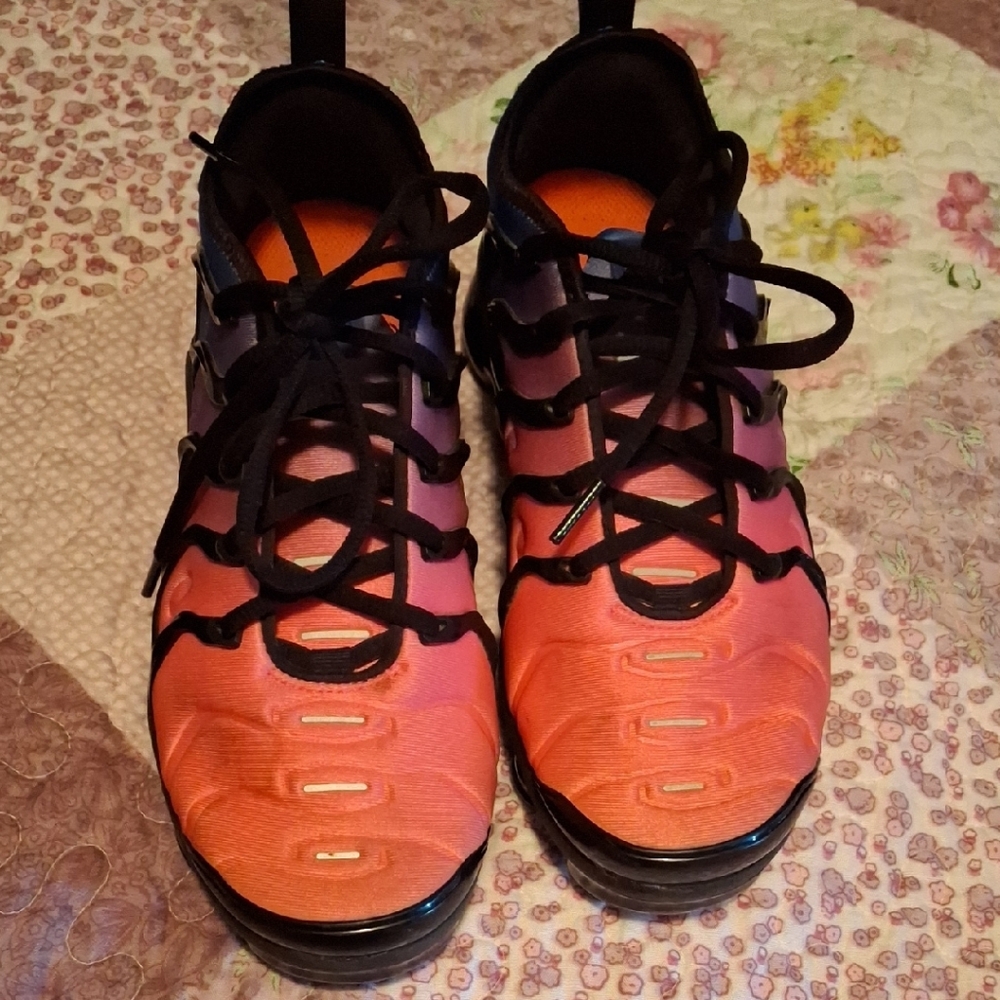 Womans NIKE Vapormax